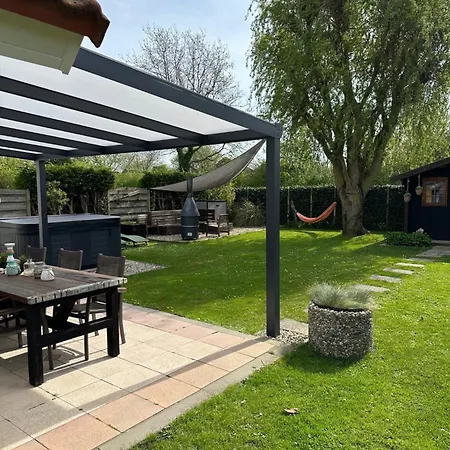 Holiday home Zee-tijd