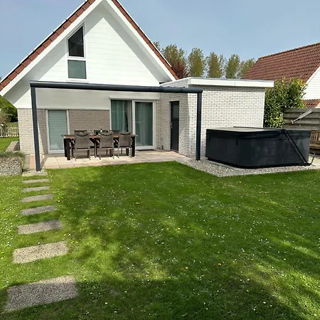 Holiday home Zee-tijd Herkingen